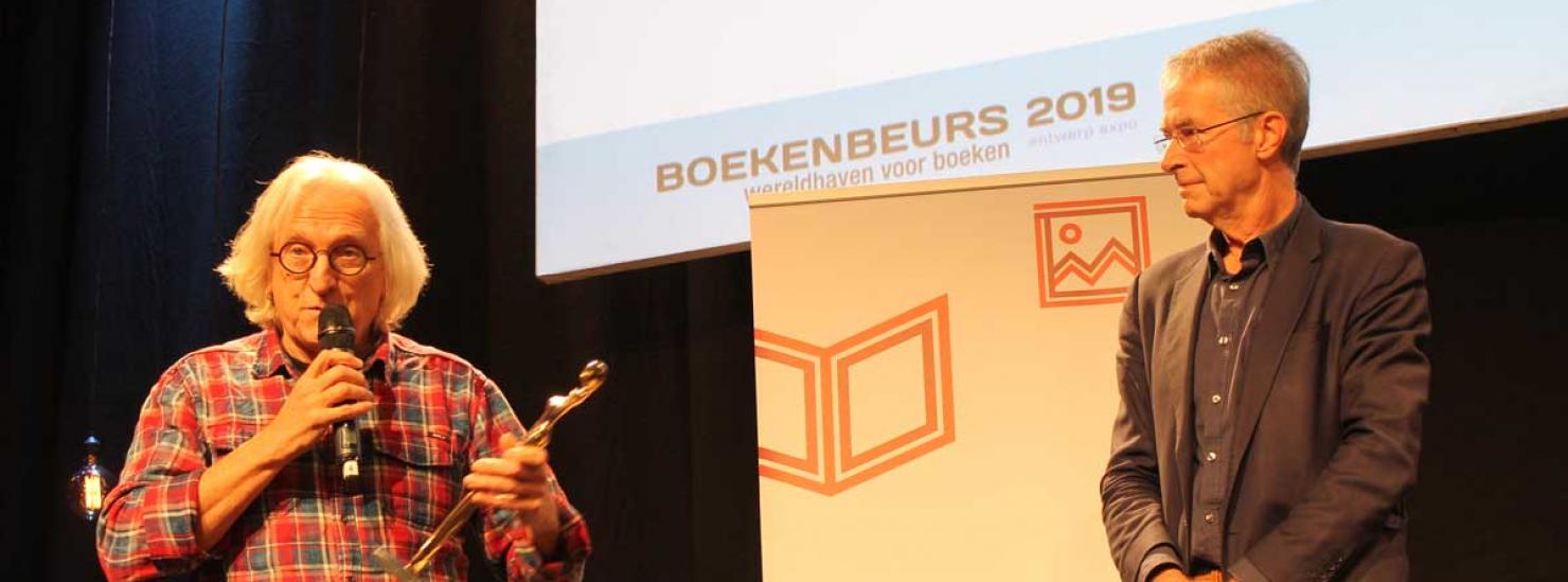 Jeugdauteur Marc de Bel ontvangt de muze van Sabam op de Boekenbeurs